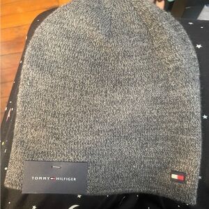 Men’s Tommy Hilfiger beanie hat black and white brand new